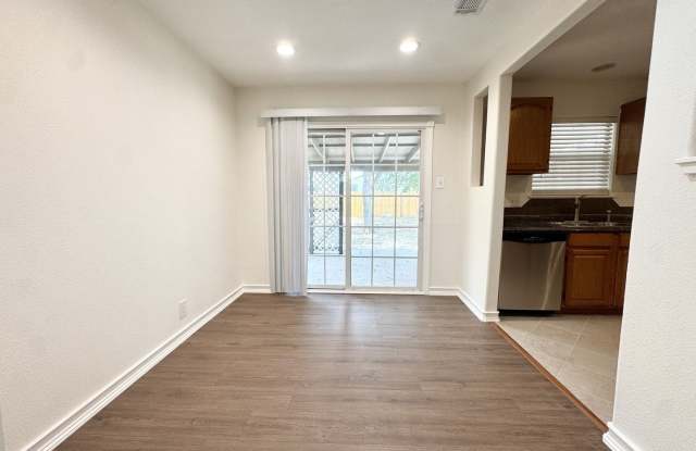5614 Timber Rail Gallery 4