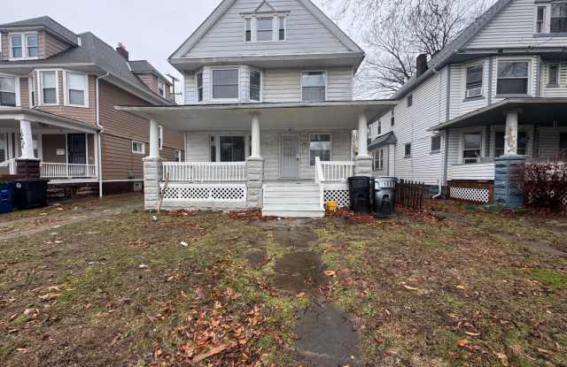 Charming 4-Bedroom Property in Prime Location photos photos