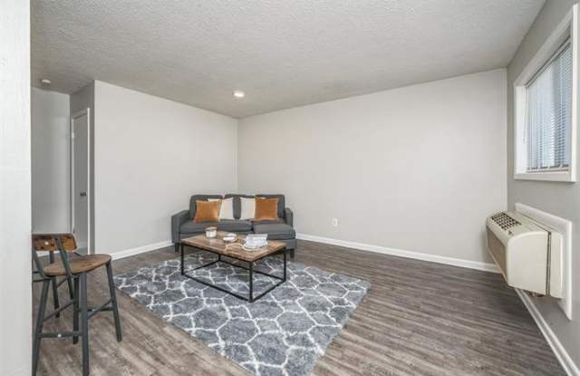 Summit at Geyer Springs Apartments - Affordable Housing Gallery 2
