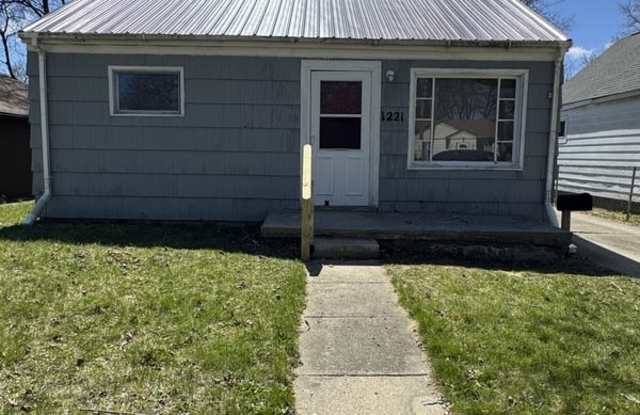 1221 Waldman Ave. - 1221 Waldman Avenue, Flint, MI 48507