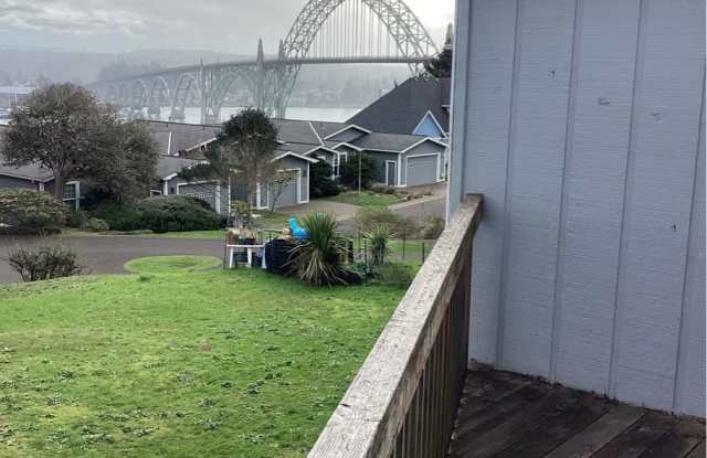 1105 Southwest 12th Street - 1 - 1105 Southwest 12th Street, Newport, OR 97365