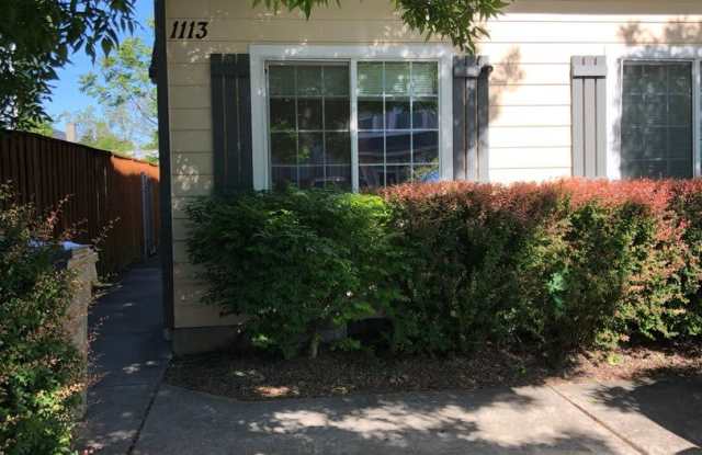 Your Perfect Corvallis Oasis Awaits at This 4-Bedroom Townhouse! photos photos