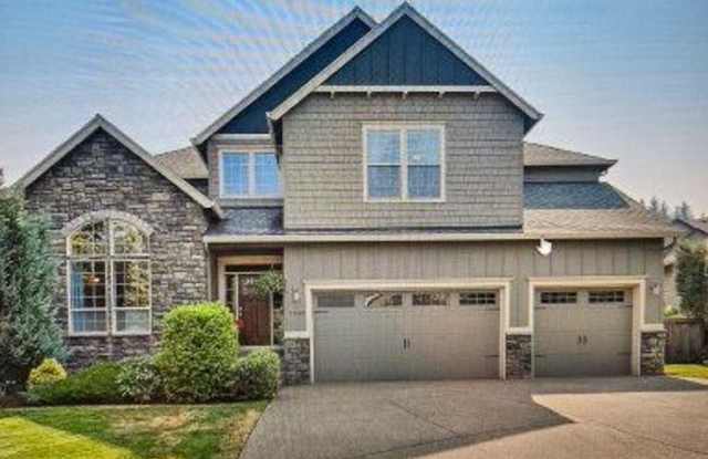 Stunning Large Home with 3 primary bedrooms + Tons of Amenities, Amazing Backyard ! photos photos