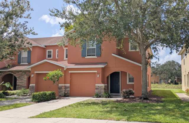 Quality Townhome In Convenient Location! Gallery 1