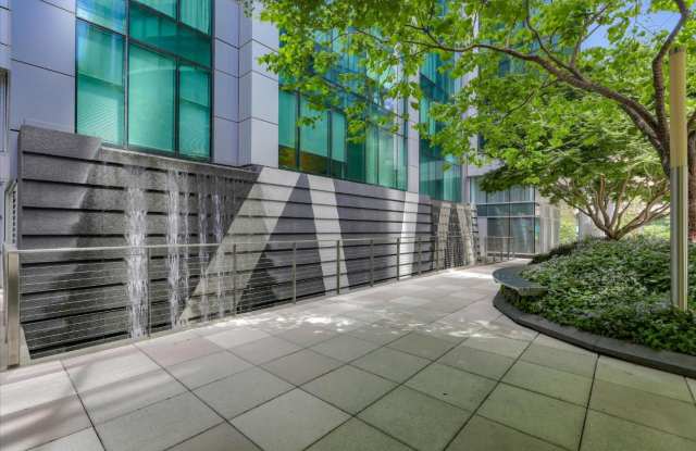 318 Spear ST 5G Gallery 2