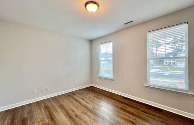 Exquisite 5BD, 4.5BA Knightdale House with Oversized Features, HOA Amenities, and 2-Car Attached Garage Gallery 3