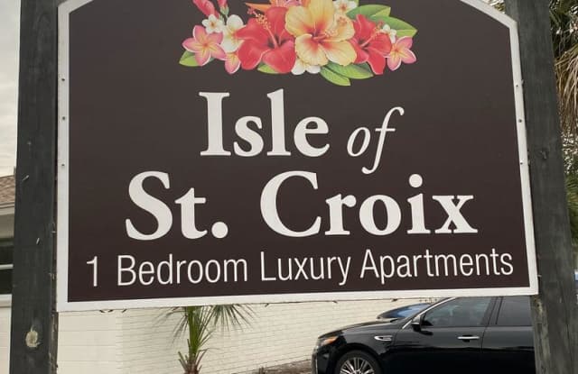 1 BEDROOM 1 BATH UNIT WITH WASHER/DRYER CONNECTION Gallery 1