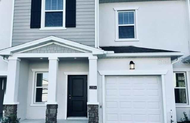 2584 RUNNERS Circle Gallery 1