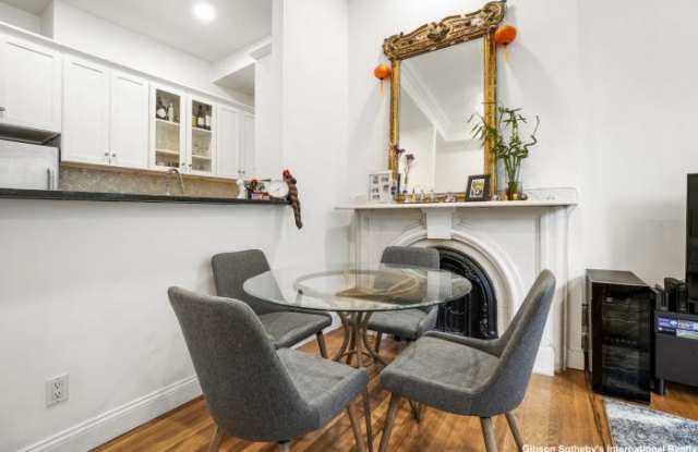 474 Massachusetts Ave. Gallery 4