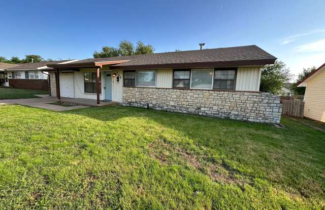 3 Bedroom 1 Bath 1 Car Garage House Gallery 4