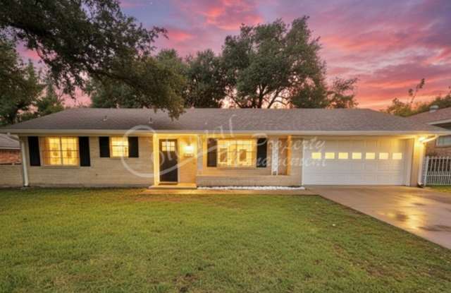 AVAILABLE NOW !! photos photos