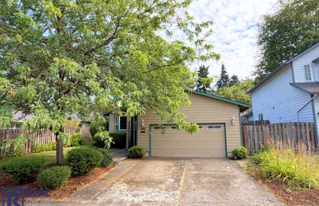 Beautiful 3-Bedroom Home with Fenced Yard, Central A/C & 2-Car Garage photos photos