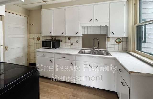 812 3rd Ave photos photos