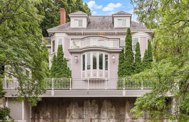 Victorian Elegance Meets Modern Luxury: Multi-Level Condo with Stunning City Views in Washington Square Gallery 1