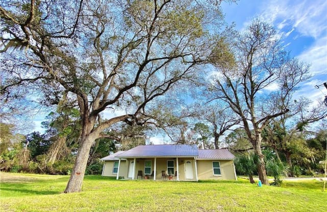 724 40 Highway E - 724 County Road 40, Inglis, FL 34449