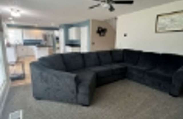 Luxurious 4-Bedroom Home in Keizer – Spacious, Elegant & Perfect for Entertaining Gallery 3
