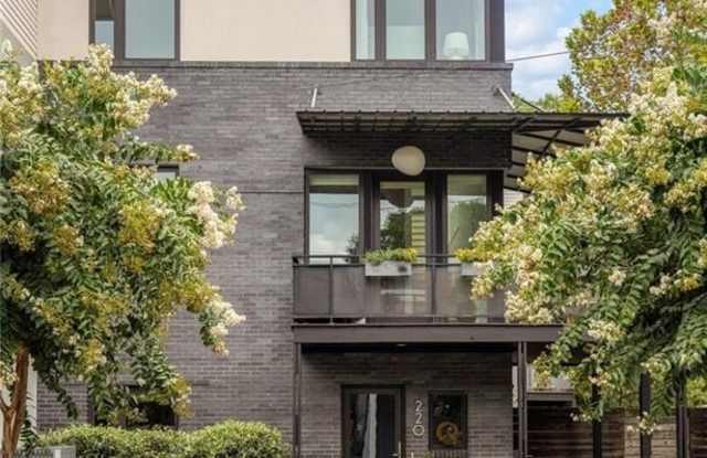 220 Wilbur Avenue SE Gallery 1