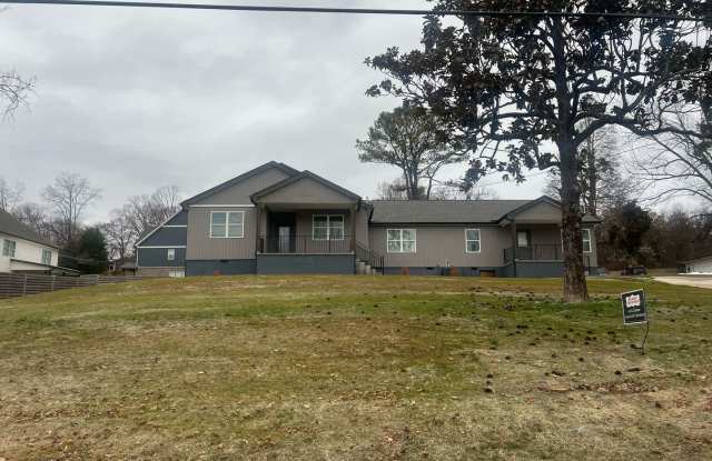 NEW DUPLEX Conveniently located to 40 West photos photos