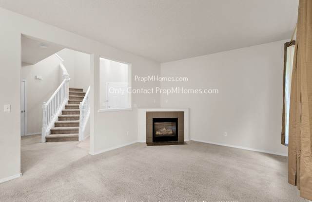 Inviting Home with Modern Touches in Vibrant Neighbors Southwest! Gallery 1