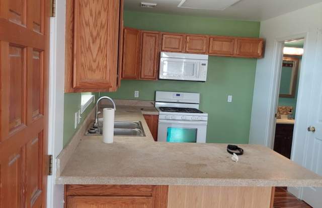 2 Bedroom Home on Several Acres with Possibility of Horse Pasture! Gallery 3