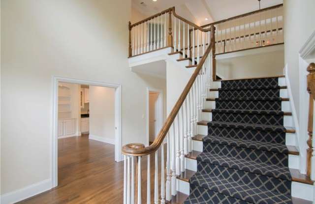 825 Springside Court Ne Gallery 3