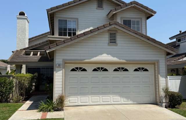 Updated 3 Bedroom Detached Home in Woodbridge Irvine photos photos