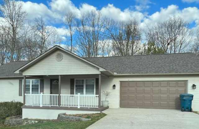 IN TOWN Convenience * available for a 12 month lease* photos photos