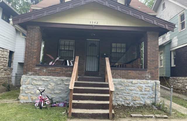 5542 Olive Street photos photos