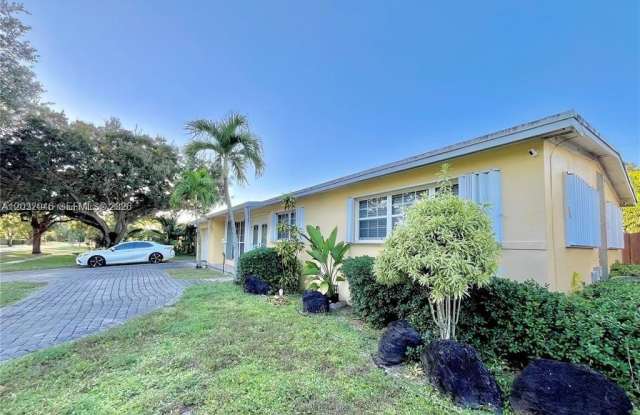 6815 NW 14th St photos photos