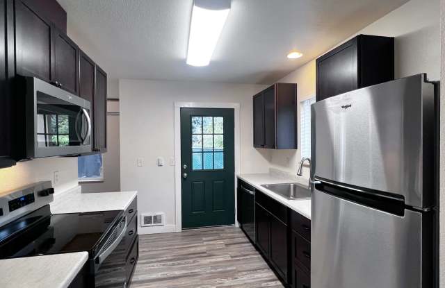 940 NW 7th Ave - 10 photos photos 940 NW 7th Ave - 10 photos photos