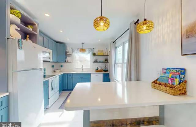 327 ROBIN DR #2 Gallery 3