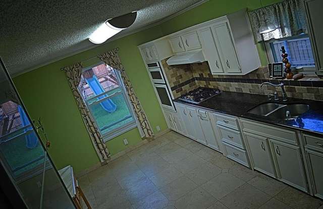 4802 W Mockingbird Lane Gallery 2