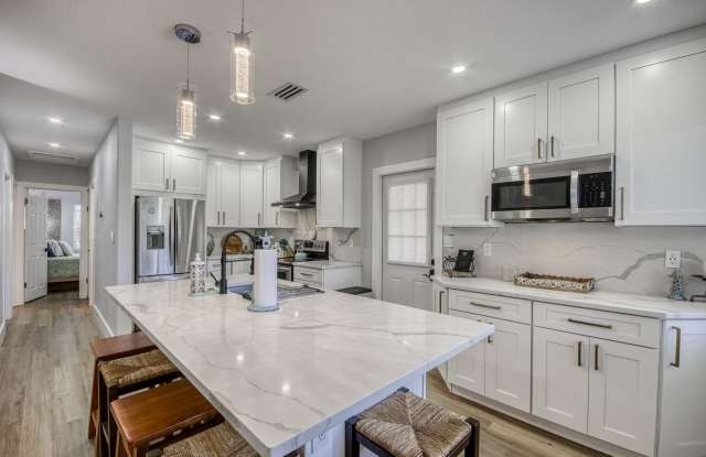 404 S Caloosahatchee Avenue Gallery 4