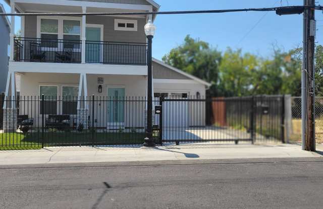 2627 Beaumont St photos photos