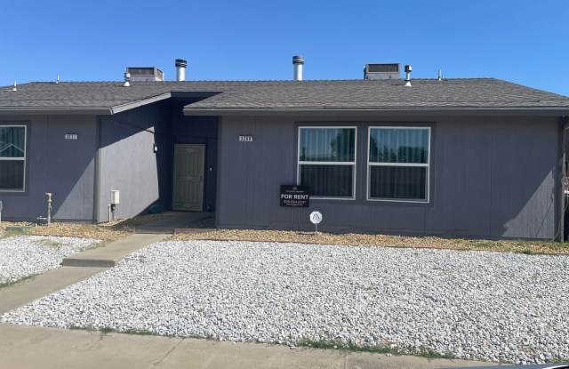 **** MOVE IN SPECIAL-FREE FIRST MONTH RENT **** - 3208 Nashville Court, Merced, CA 95348