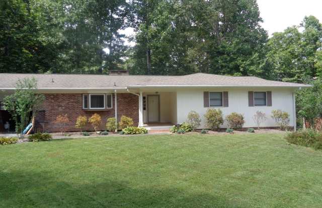 295 Horseshoe Drive - 295 Horse Shoe Drive, Boone, NC 28607