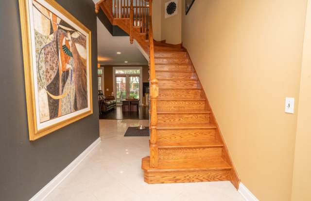 1844 Admiral Court Gallery 2