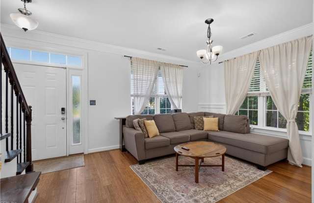 1032 Meadows Reach Circle Gallery 3