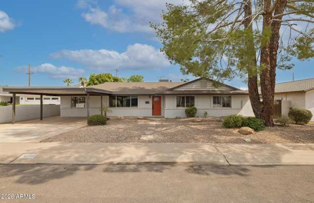 6332 E Earll Drive Gallery 1
