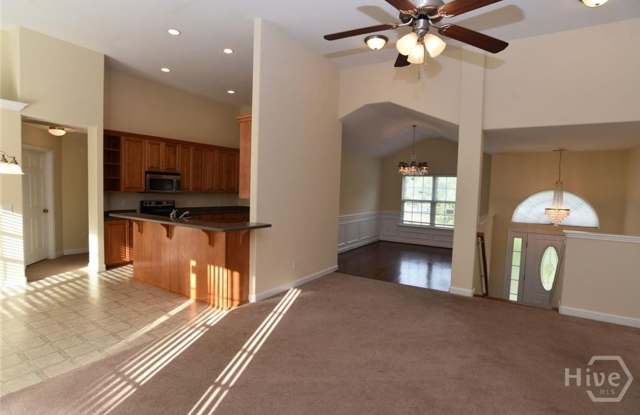 34 Sand Spur- 5 bedrooms and 3 bathrooms located in Richmond Place, Richmond Hill, GA!! Gallery 4