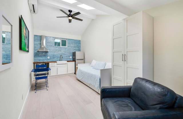 9955 Baybreeze Dr photos photos