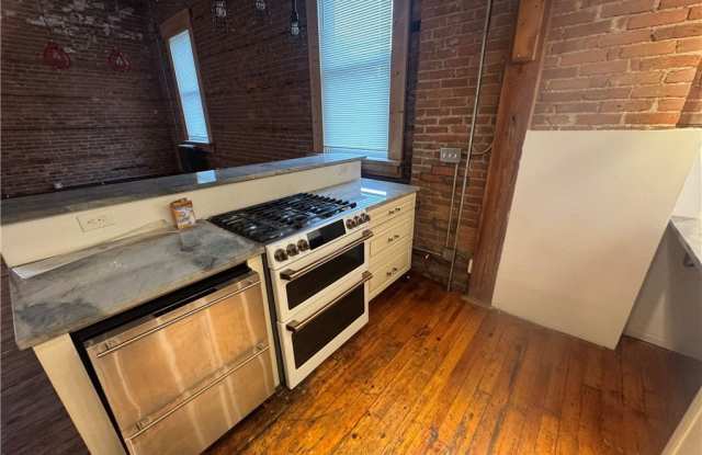 2672 W 14th Street Gallery 2