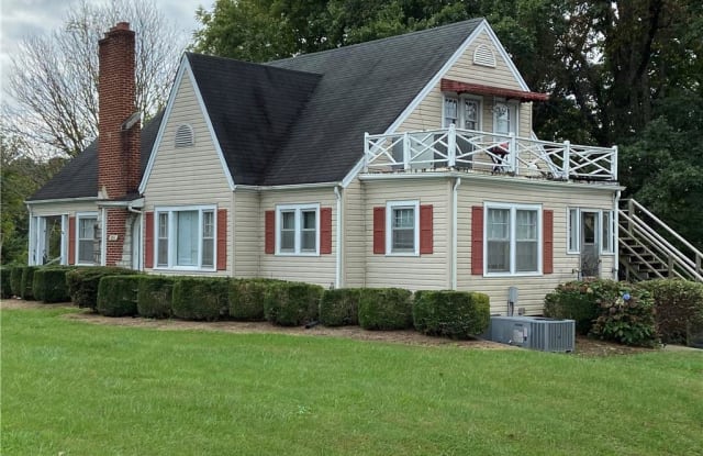 894 South Franklin Road - 3 - 894 South Franklin Road, Mount Airy, NC 27030