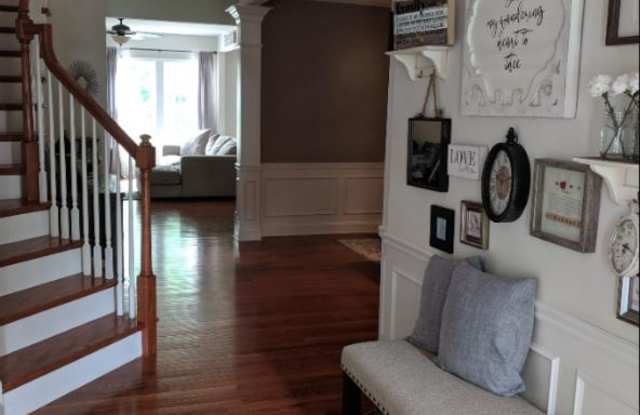 275 Sterling Drive Gallery 3