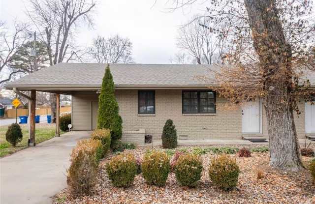 301 NW F Street photos photos