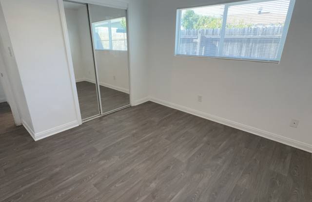 7003 Mount Vernon Street Gallery 3