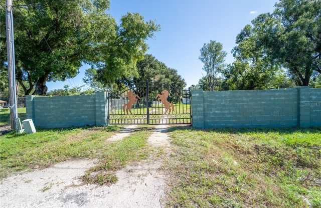 12702 LOVERS Lane Gallery 2
