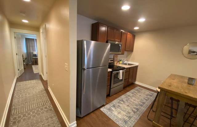 Fully Furnished Cozy Unit in Four Corners! Gallery 4