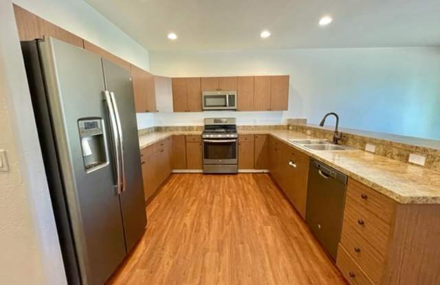 Beautiful 3BR/2BA Townhome Near Lake Pagosa – $2,100/month Gallery 1