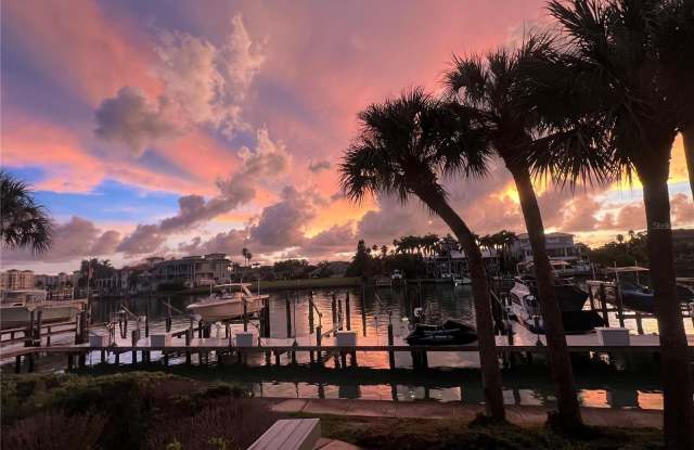 910 PINELLAS BAYWAY S Gallery 3